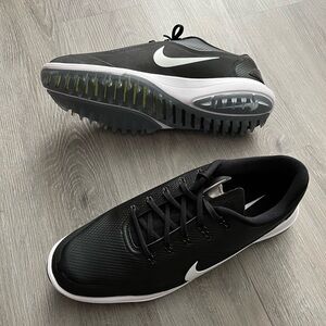 Nike Men’s Golf Shoes Lunarlon Size 11. Black and white. NWOT